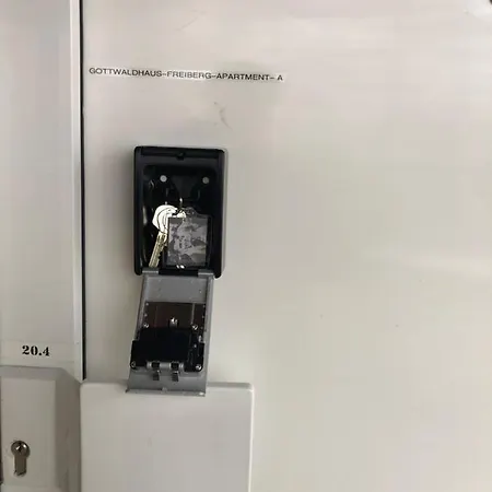 Gottwaldhaus-freiberg-apartment / A Apartamento *